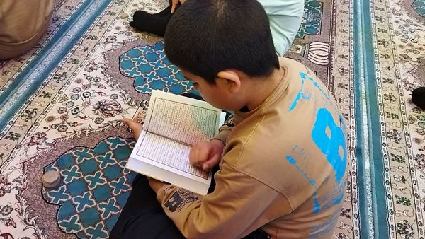 دم دمای اذان و قرائت آیاتی چند از قرآن 