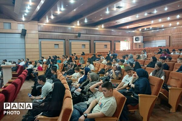 جشن جوانه ها در مدارس ناحیه دو شهرری 