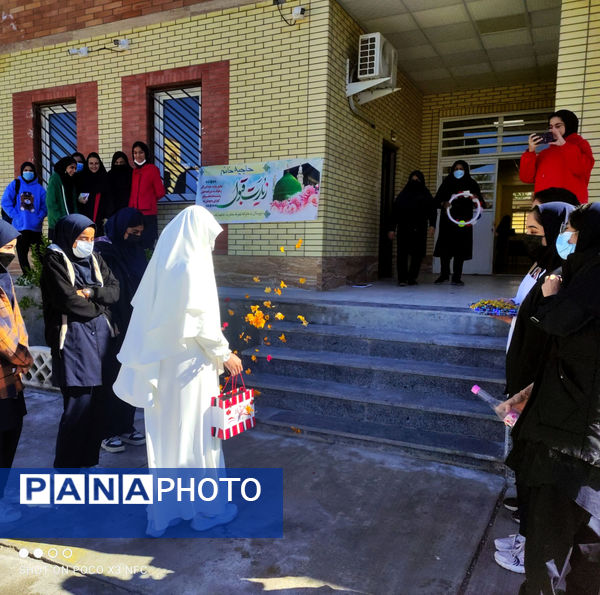 بازگشت معنوی دانش‌آموز حاجی‌آبادی از سفر پرفیض حج