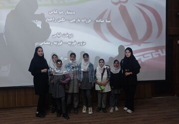 فیلم مرد نقره ای در شهرستان دره شهر اکران شد 