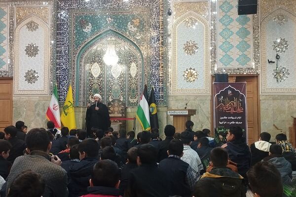حضور دانش‌آموزان دبستان قلنبر ناحیه 2 شهرری در مراسم نوگلان فاطمی 