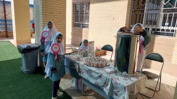 جشنی خاص در مدرسه شاهد نیک اندیشان یزد