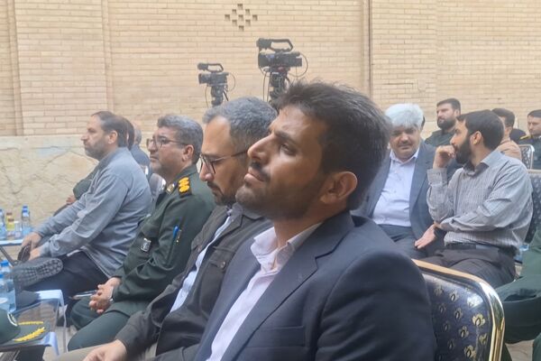 آیین اهدای ۲۵هزار بسته نوشت افزار به دانش‌آموزان نیازمند