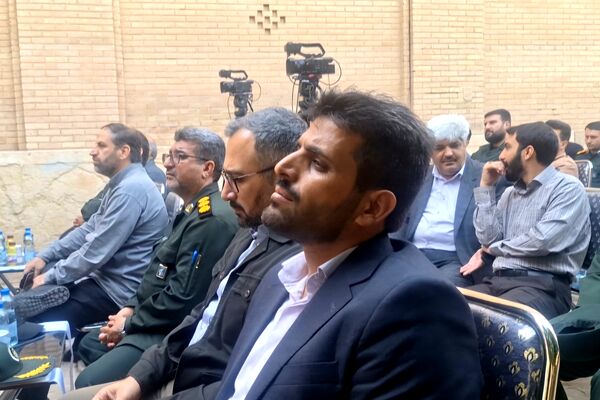 آیین اهدای ۲۵هزار بسته نوشت افزار به دانش‌آموزان نیازمند
