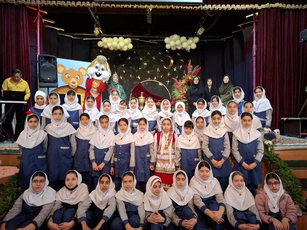 جشن یلدا ۱۴۰۴ در مدرسه ۱۷ شهریور شهرستان بجنورد 
