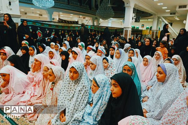 تجدید عهد دختران آرمانی آباده با آرمان‌های رهبر شهید