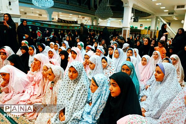 تجدید عهد دختران آرمانی آباده با آرمان‌های رهبر شهید