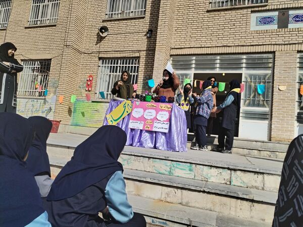 جشن ایام شعبانیه در دبیرستان هاشمی نژاد 