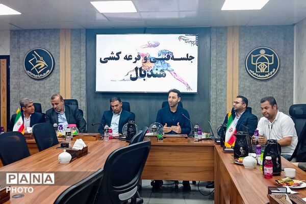 آیین قرعه‌کشی رقابت‌های ورزشی و تجدید میثاق با خانواده شهید محمود نجفی در شیراز