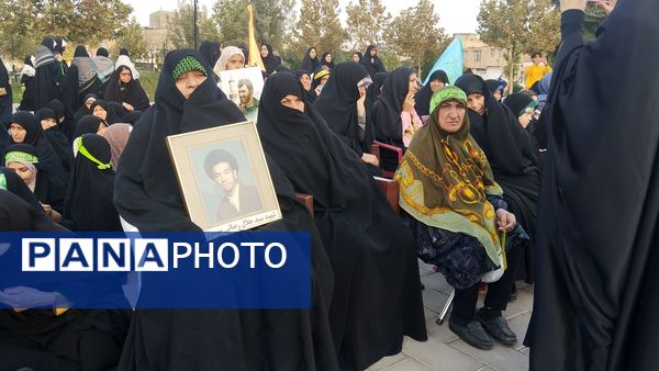 غبارروبی شهیدان گمنام در مشهد مقدس