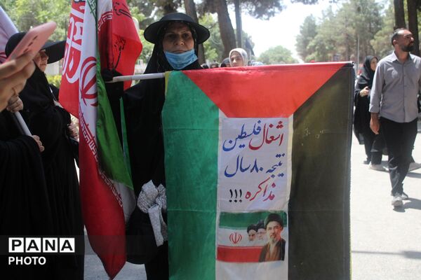 پیاده روی دلدادگان اربعین حسینی از امامزاده ابوتراب تا امامزاده محروق