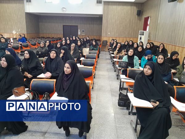 کارگاه آموزشی دبیران استان خراسان رضوی در دبیرستان مصلی نژاد حضرت زهرا(س)