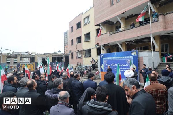 مدرسه بی‌پناه، دانش‌آموز بی‌گناه