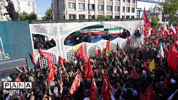 حماسه وفاداری بیعت در پایتخت معنوی ایران؛ بدرقه میلیونی آقای شهید ایران در مشهد مقدس 