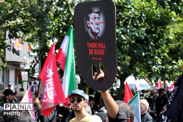 تجلی وفاداری؛ نگاهی به تصاویر مراسم بزرگداشت رهبر امت