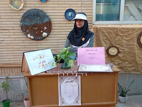 آیین افتتاحیه یاریگران زندگی در هنرستان محمودیه ۸