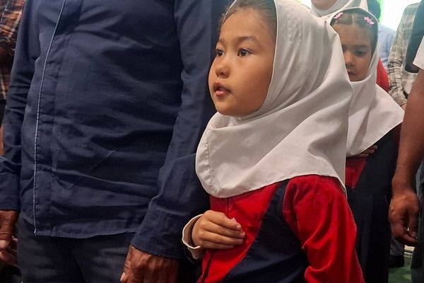  جشن پدر و دختری در دبستان مالک اشتر ملارد در دهه کرامت پیوند مهر را طنین انداز کرد 