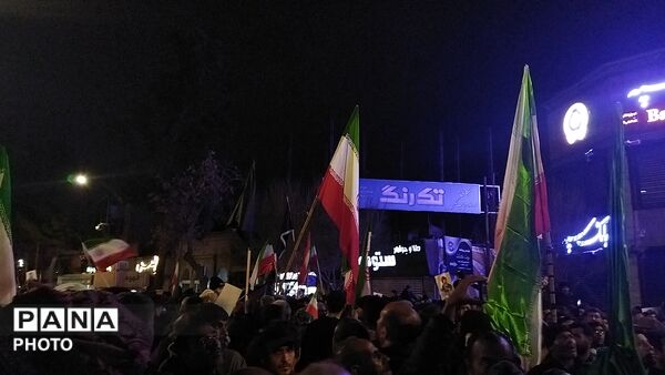 حماسه همچنان ادامه دارد 