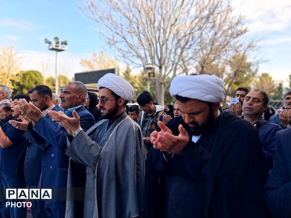 نماز عید سعید فطر در شهرستان کاشمر 