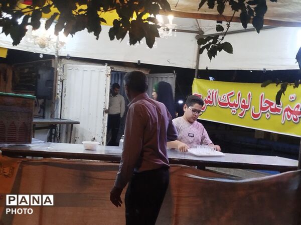 زمزمه‌ی ولایت و شکوه خدمت در موکب مرام مهدوی در شب غدیر