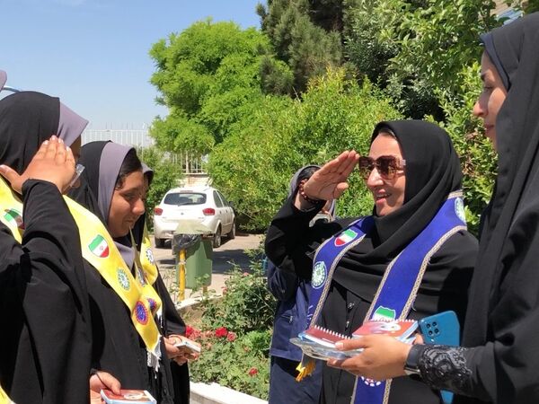 بازدید ارزیاب سازمان دانش‌آموزی کشور از دبیرستان تشکیلاتی المهدی ناحیه ۵ مشهد