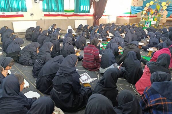 محفل انس با قرآن کریم در دبیرستان حاج بهادر گراشی ناحیه ۳