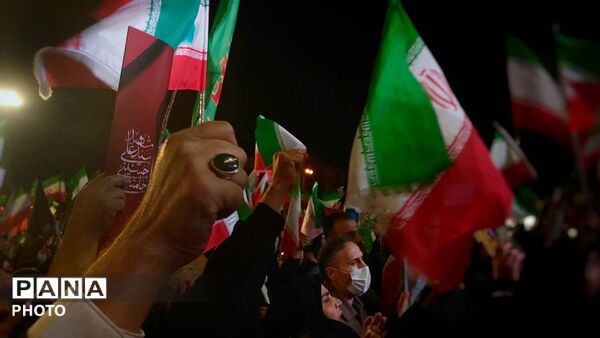 جلوه‌هایی از حماسه حضور در میدان انقلاب