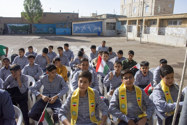 جوانه‌های محلاتی ورود به دوره متوسطه را با جشن جوانه‌ها آغاز کردند