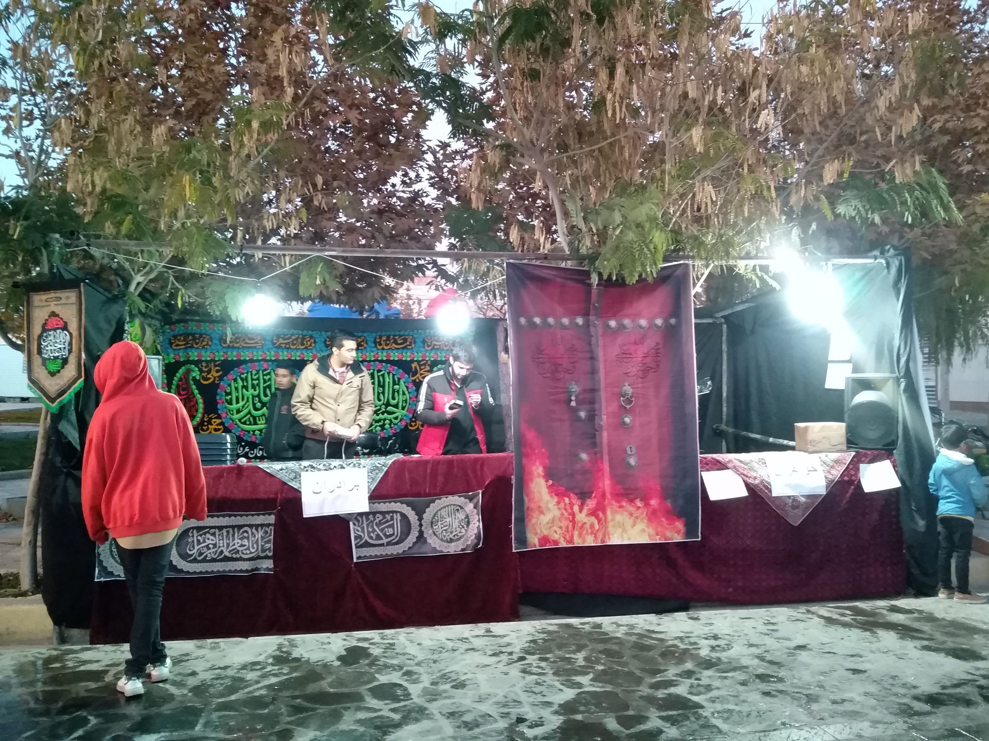 برپایی ایستگاه صلواتی توسط مسجد امام سجاد (ع) در شهرستان خلیل‌آباد 