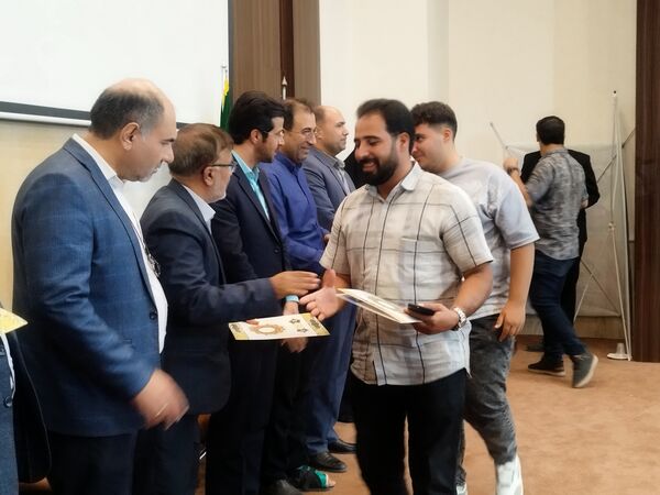 تجلیل از اصحاب رسانه توسط فرماندار و شهرداری‌های برخوار در سالن فرمانداری برخوار 