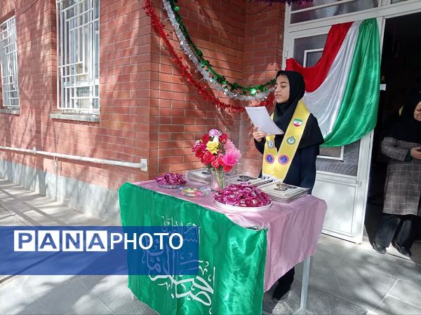 جشن میلاد منجی عالم بشریت در دبیرستان مادر مهربان خلیل آباد