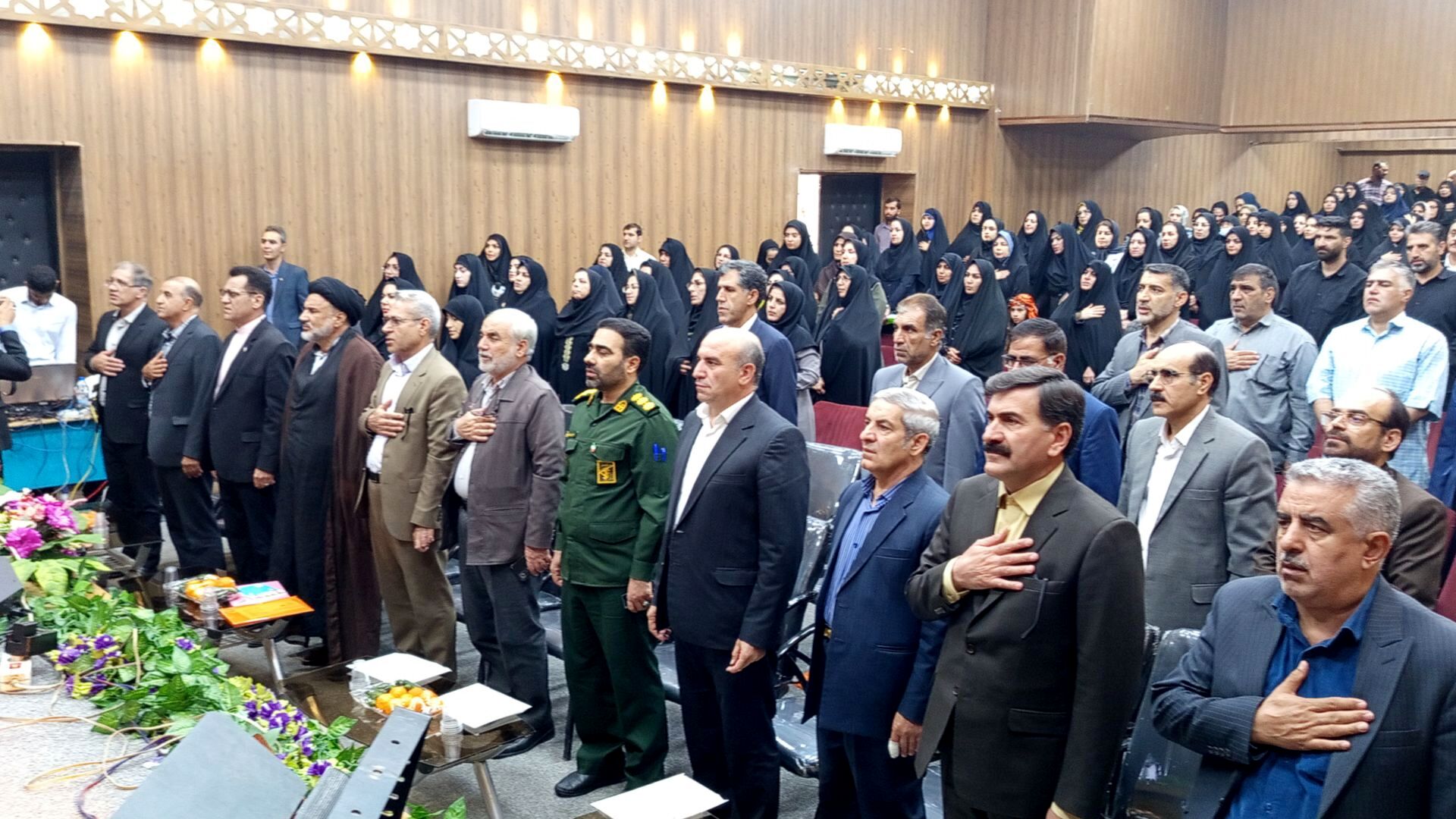 آیین تجلیل از معلمان بازنشسته و معلمان نمونه آموزش و پرورش ناحیه یک خرم‌ آباد