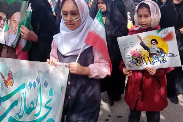 فیروزکوه یکپارچه فریاد «استقلال، آزادی» سر داد
