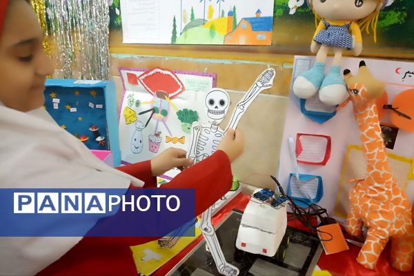 نمایشگاه جابربن حیان در مدارس رباط‌کریم