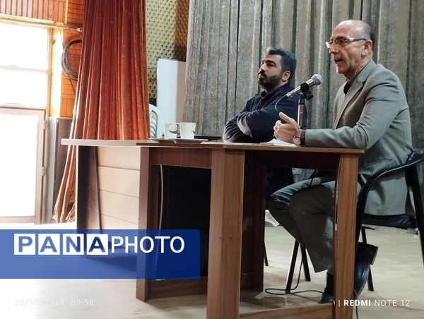 جلسه هم اندیشی و نشست توجیهی مدیران مدارس شهرستان ورامین