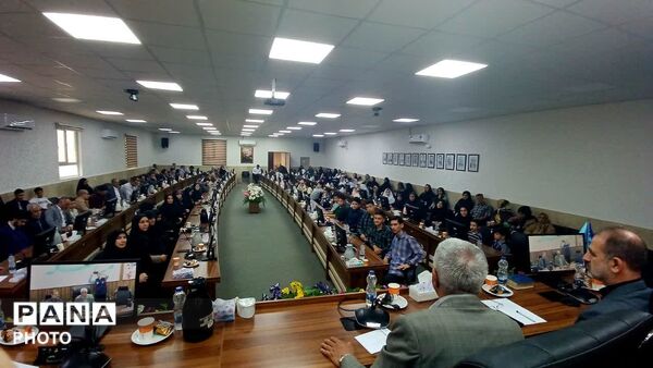 تجلیل از برگزیدگان رویدادهای قرآنی و فرهنگی منطقه ۱۶ تهران