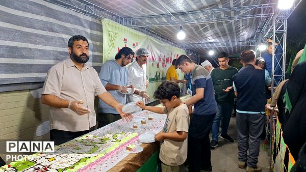 کیک ۸ متری کام پایتخت‌نشینان را شیرین کرد