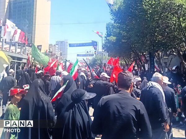 وداعِ جهان با «پدر» در صحنِ خورشید