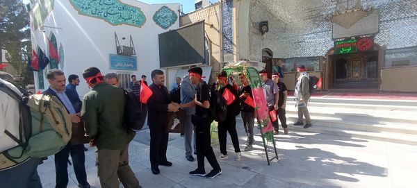 بدرقه دانش‌آموزان اعزامی به پیاده‌روی اربعین 