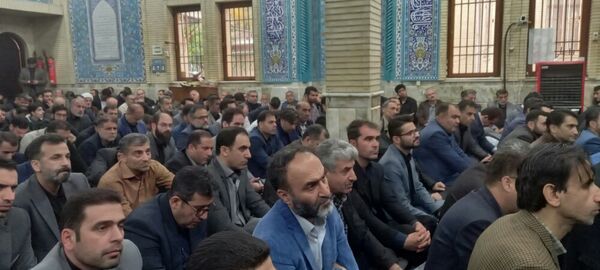 نمایش قدرشناسی فرهنگیان گیلان در مراسم سوگواری شهدای خدمت در مسجد قدس رشت