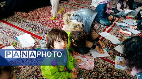 برپایی غرفه کودک در نمازجمعه شهرستان کاشمر 