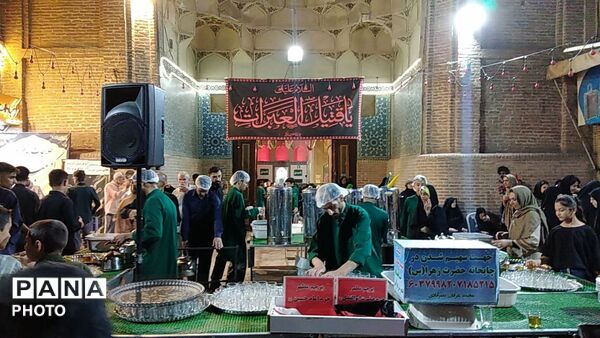 خادمان چایخانه حضرت زهرا (س) میزبان اجتماعات مردمی 