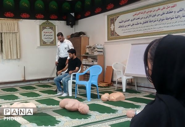 دوره مقدماتی همیاران اورژانس در دانشگاه پیام نور 