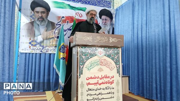 شکوه حضور در نماز جمعه شهرستان بن