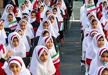 مراسم آغازین سال تحصیلی جدید در دبستان دخترانه پری زابلی نژاد 