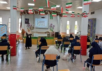رقابت دانش‌آموزان شهریار در مرحله داوری منطقه‌ای جشنواره خوارزمی محور ادبیات