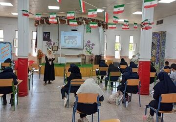 رقابت دانش‌آموزان شهریار در مرحله داوری منطقه‌ای جشنواره خوارزمی محور ادبیات