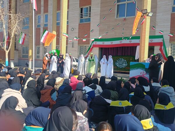   جشن شعبانیه در دبیرستان دخترانه ذبیح الله هوشیار مشهد