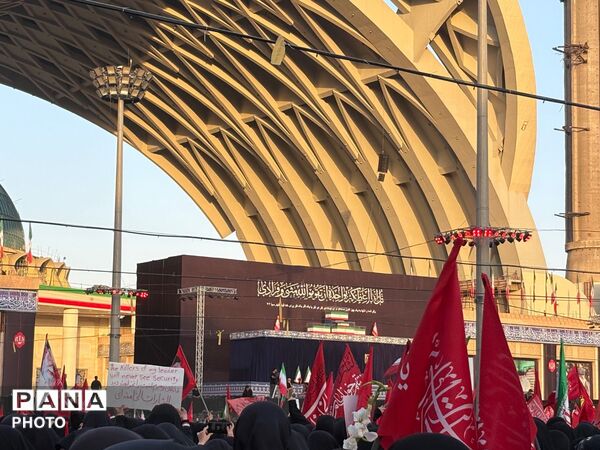 تکرار حماسه در وداع با شهید ایران