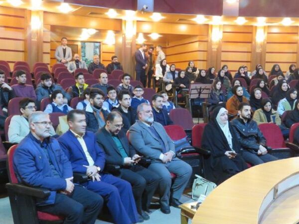 آیین تجلیل از افتخارآفرینان علمی و پژوهشی پژوهش‌سرای خوارزمی ناحیه ۳ کرج